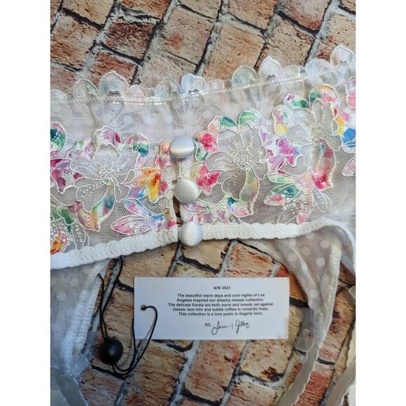NWT For Love and Lemons Outline White Rainbow Floral Lace Garter Belt size: S - Picture 4 of 8